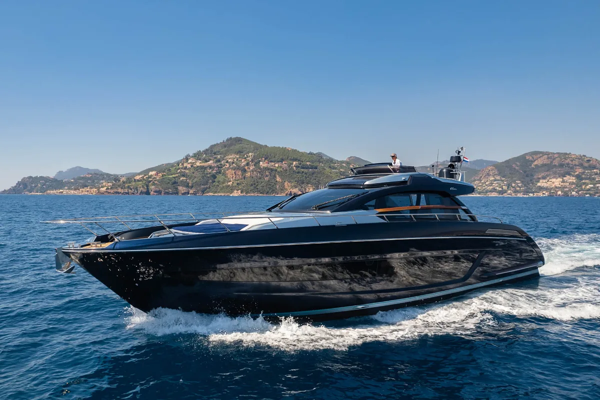 Riva Ribelle 66